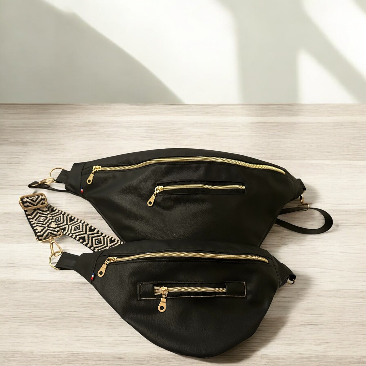 Banane noir simili cuir