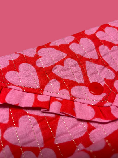 Pochette matelassée cœurs