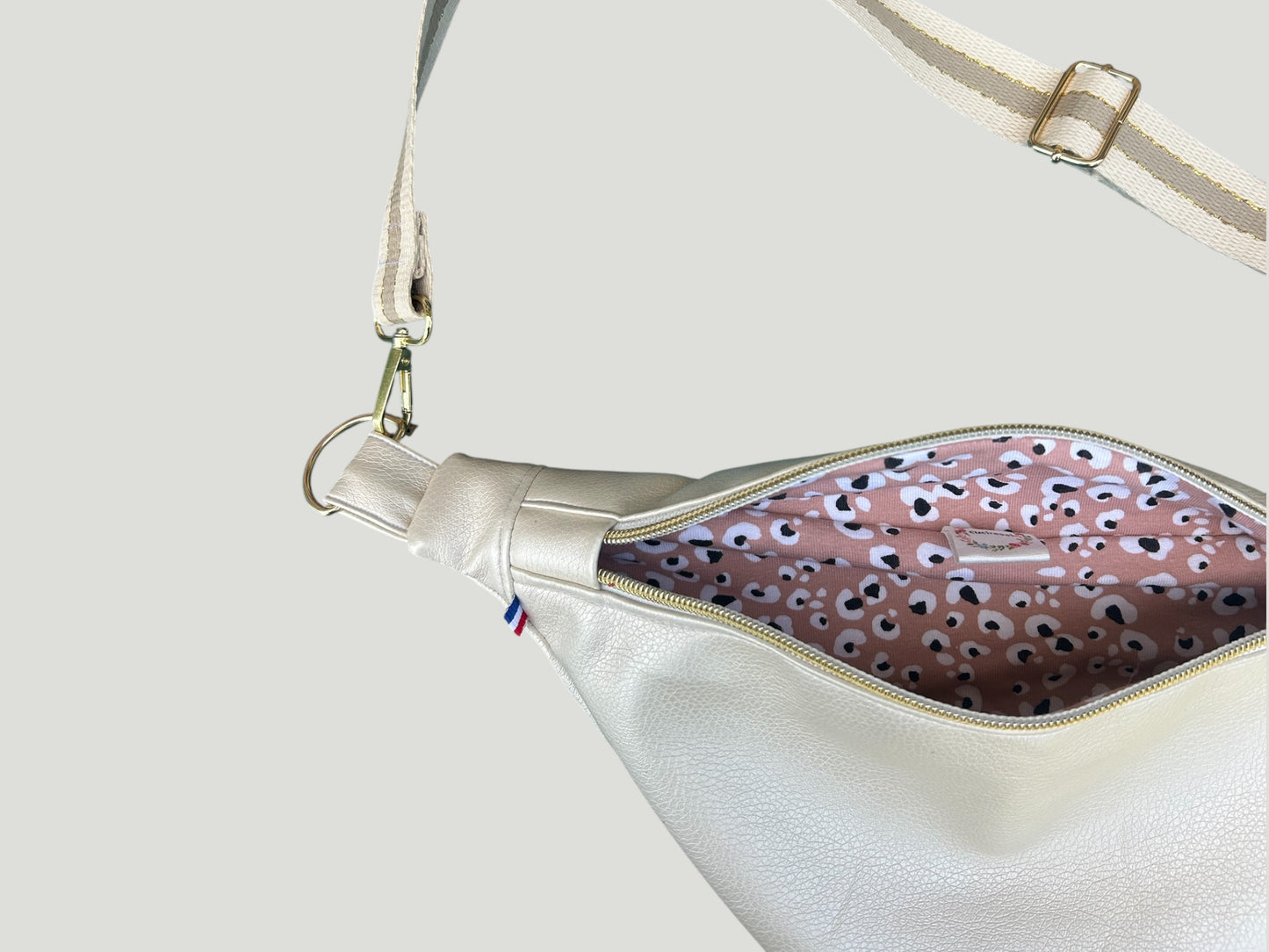 Banane simili cuir doré