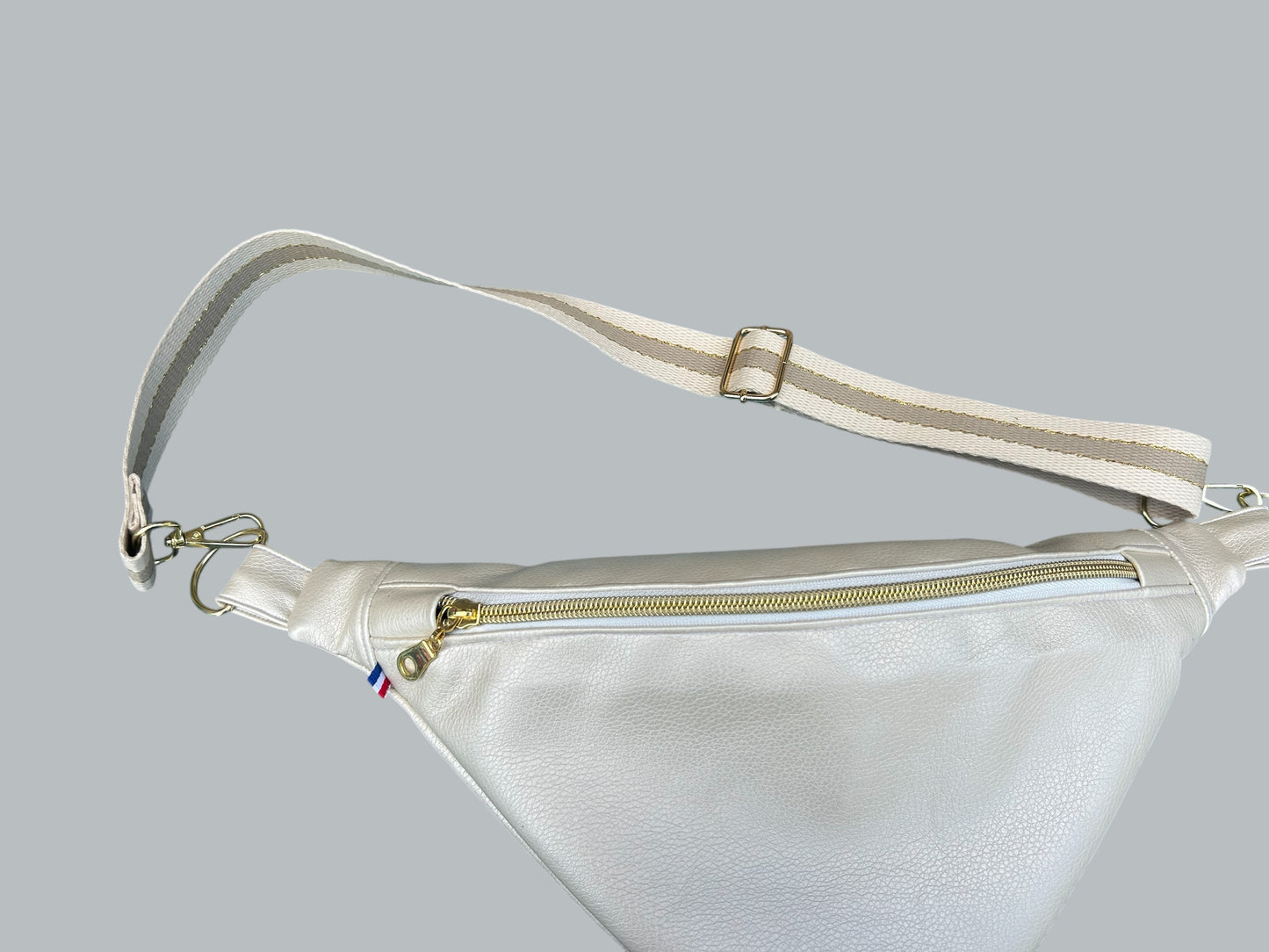 Banane simili cuir doré