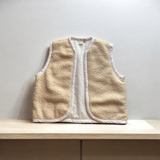 Veste sans manche bouclettes